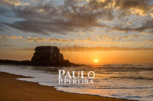 Ondas na Areia Dourada | Waves on Golden Sand | Praia de Porto Novo, Torres Vedras, Portugal